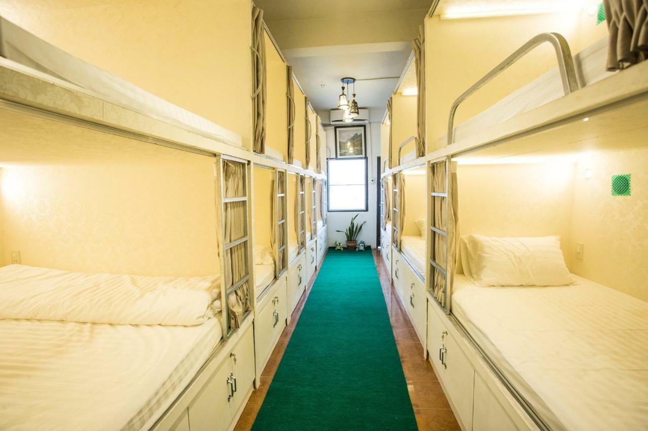 Green Box Capsule Hostel & Hotel Вьентьян Экстерьер фото